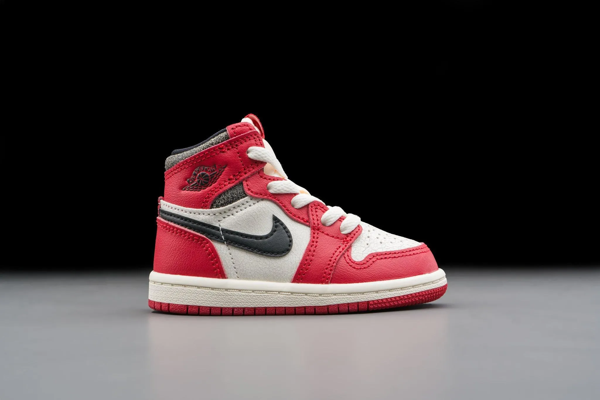 Air Jordan 1 Retro High OG Chicago Lost and Found (TD)