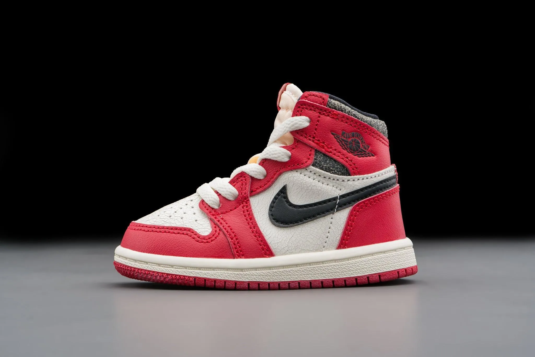 Air Jordan 1 Retro High OG Chicago Lost and Found (TD)