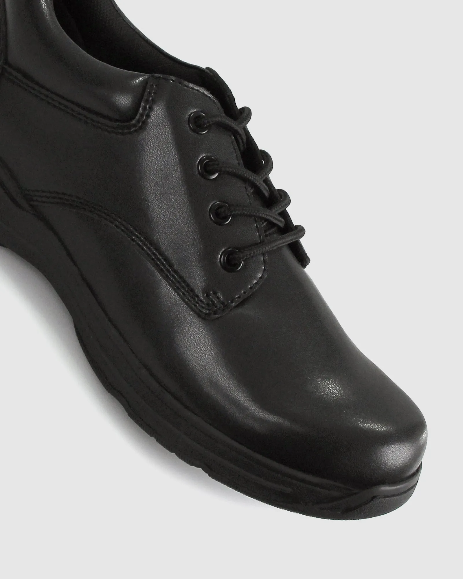 Stylish Vegan Leather Senior School Shoes by COACH - Ideal for Eco-conscious Fashionistas!